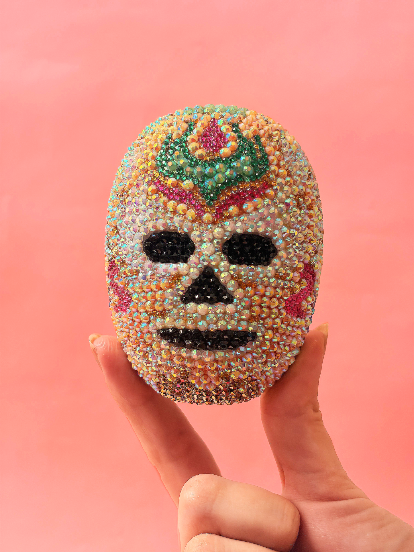 Calavera de Cristal "Glamour & Flora" – Pieza de Arte Hecha a Mano